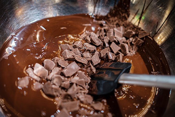 2.5h Belgian Chocolate Pralines Workshop in Brussels - Taking home 30 or more handmade chocolates