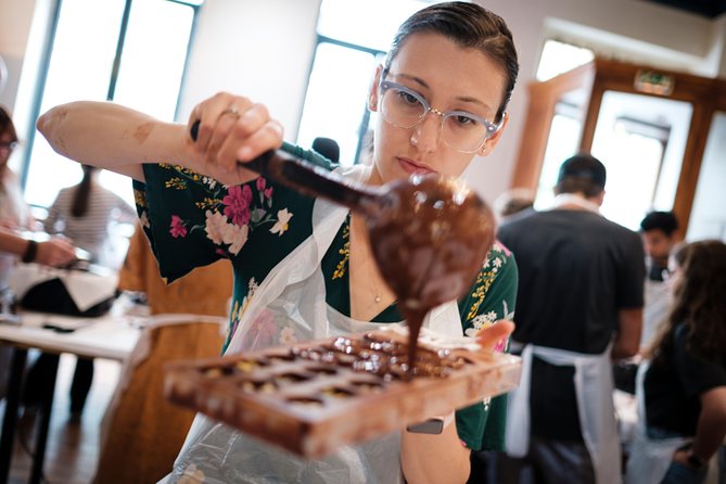 2.5h Belgian Chocolate Pralines Workshop in Brussels - Making pralines, ganache, and mendiants