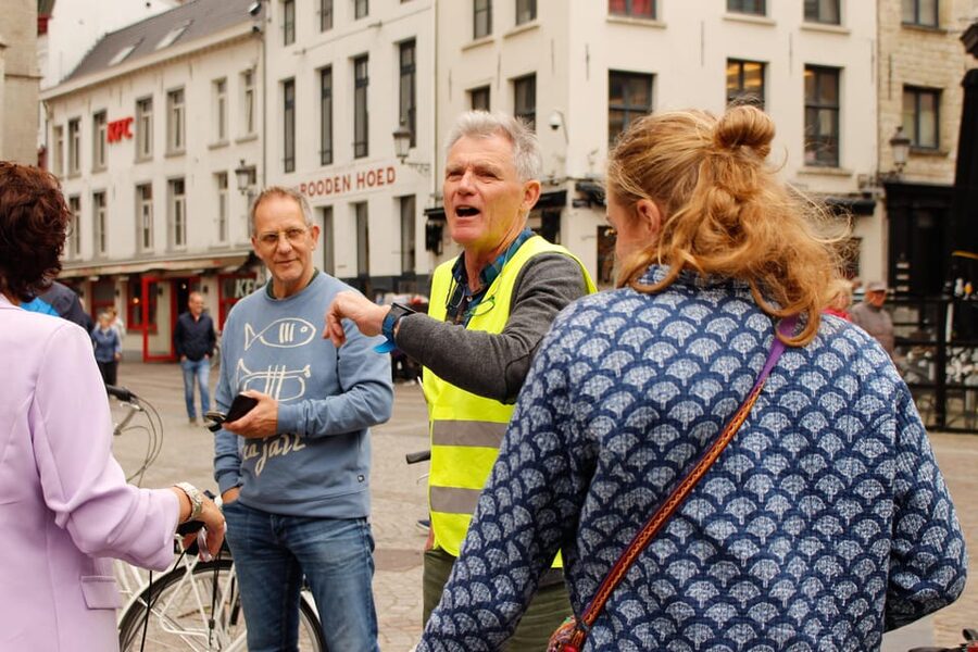 Antwerp: City Highlights Guided Bike Tour - Is $38 a fair price for two hours?