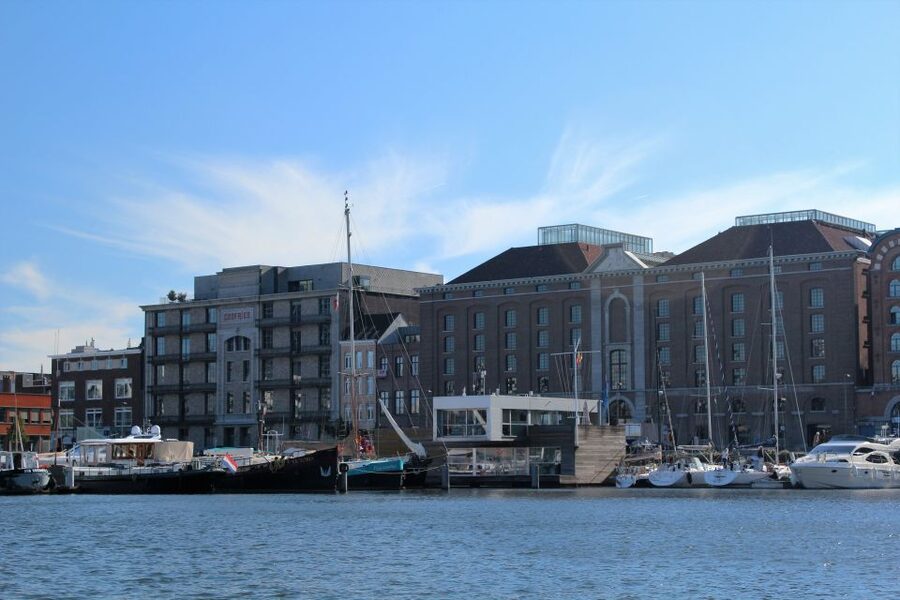 Antwerp: Private Old Harbour Boat Tour Incl. Drinks & Snacks - Languages, timing, and group size