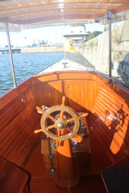 Antwerp: Private Old Harbour Boat Tour Incl. Drinks & Snacks - The 1918 Notarisboat Rien Elisabeth