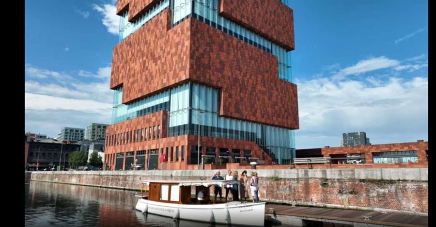 Antwerp: Private Old Harbour Boat Tour Incl. Drinks & Snacks - Droogdockenpark, Kempisch Dok, and Asiadok