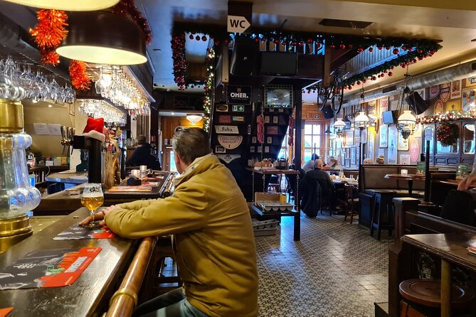 Antwerp Pub Crawl - Oude Koornmarkt and Tram 3: a relaxed central stop