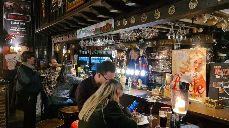 Antwerp: Pub Crawl in the Historical City - Three stops, three chances to taste something new