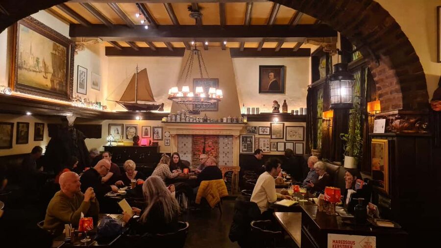 Antwerp: Pub Crawl in the Historical City - What the $106 price really covers