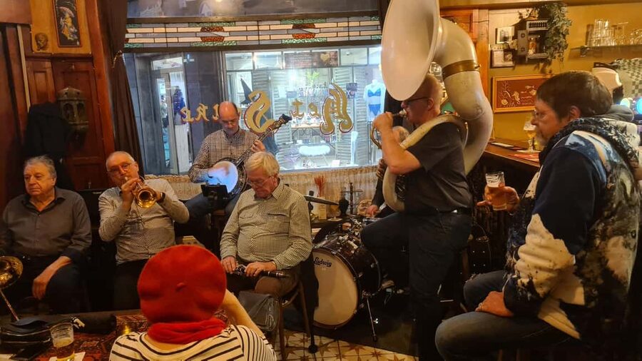 Antwerp: Pub Crawl in the Historical City - Starting in Antwerp’s old town