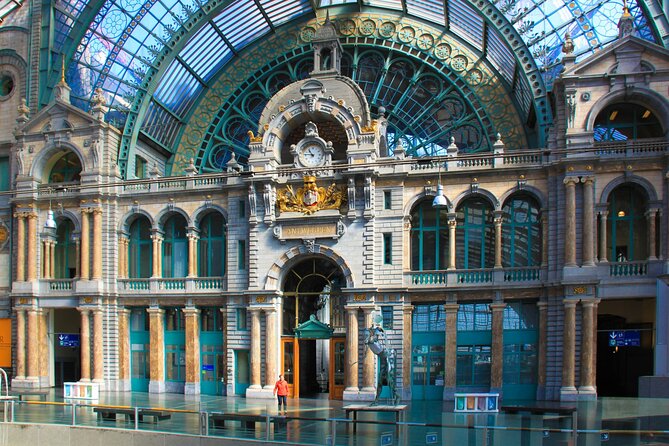 Antwerp Scavenger Hunt and Best Landmarks Self Guided Audio Tour - Grote Markt and Antwerp’s grand finish