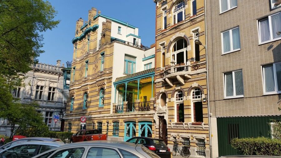 Antwerp: Walking Tour from Steen to Central Station - Key points at a glance
