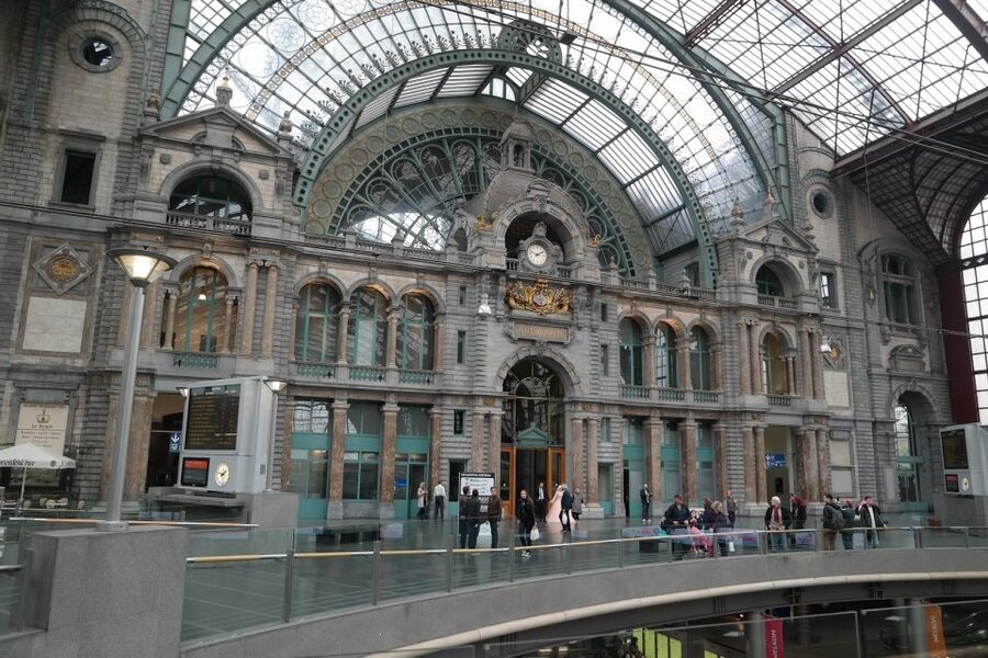 Antwerp: Walking Tour from Steen to Central Station - Saint-Paul’s Church adds a quieter counterpoint