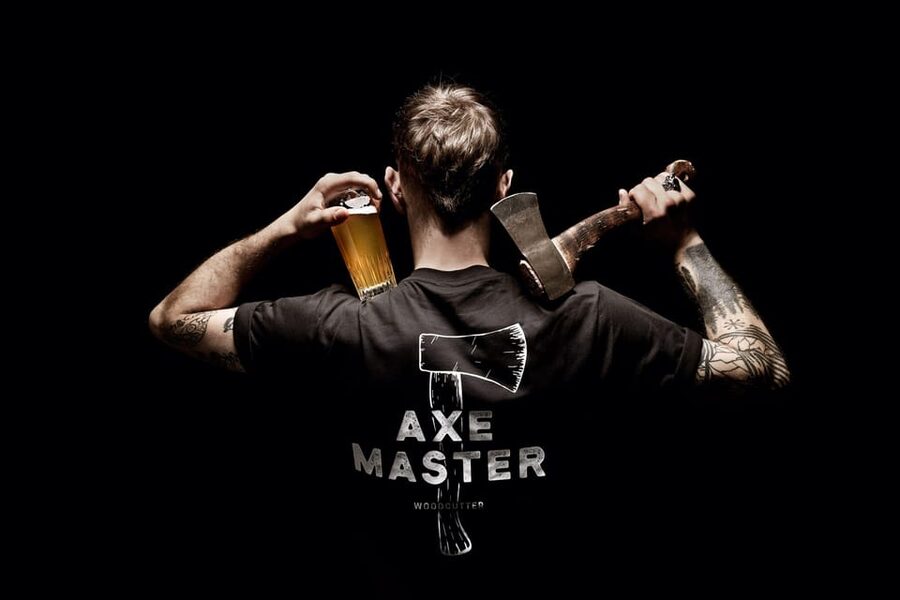 Axe Throwing Experience - Private lanes and the four-person limit