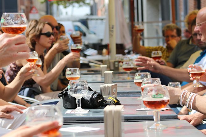 BeerWalk Antwerp (Dutch guide) - Highlander Cafe on a beautiful square