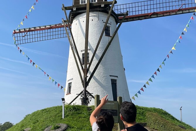 BikeTour Bruges & Damme in Spanish and English - Following the canal to medieval Damme