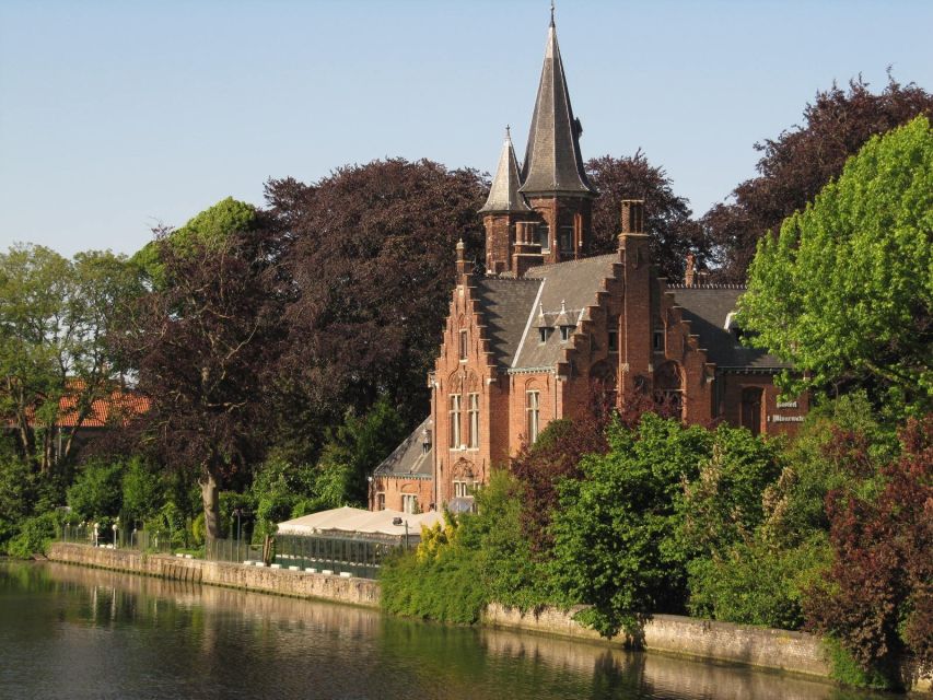 Bruges: 2.5-Hr Walking Tour from train station to Markt - What the canal ride adds, and what it costs