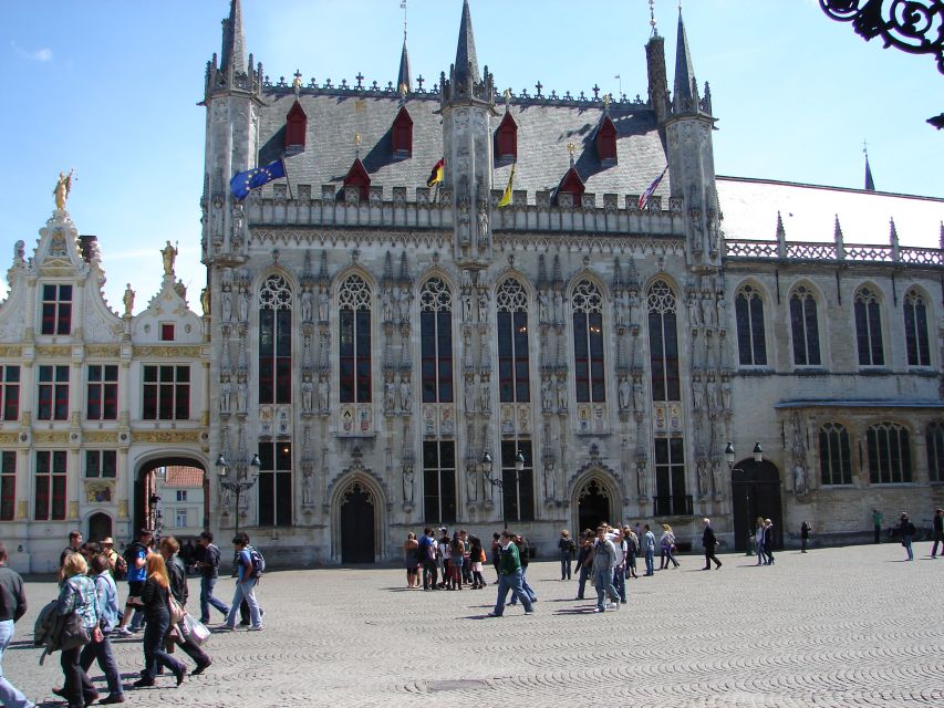 Bruges: 3-Hour Beer and Chocolate Tasting Private Tour - Starting among Bruges’ medieval squares