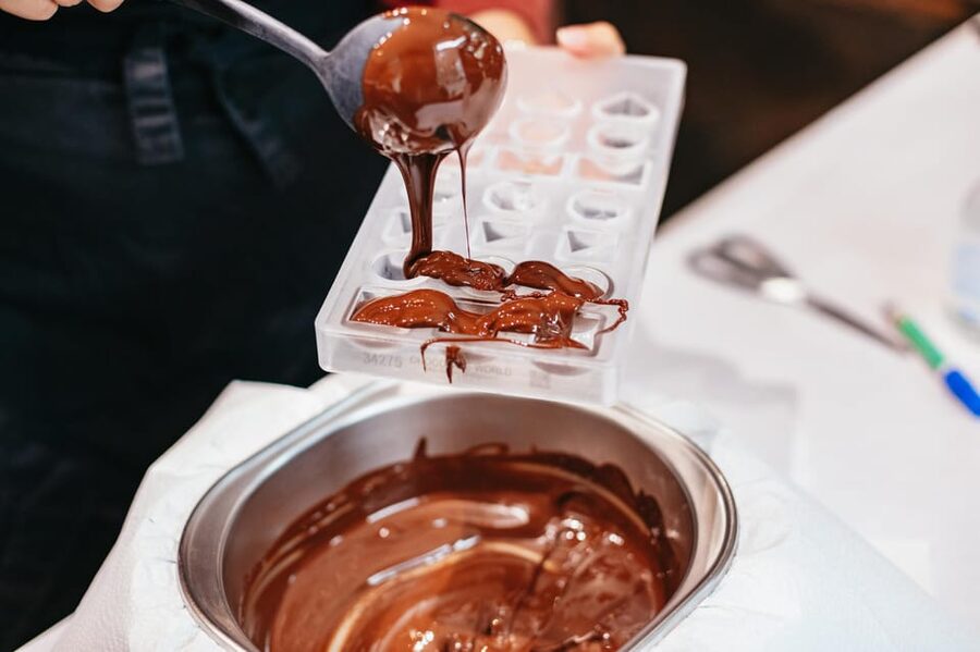 Bruges: Belgian Praline and Mendiants Chocolate Workshop - Who should book this experience