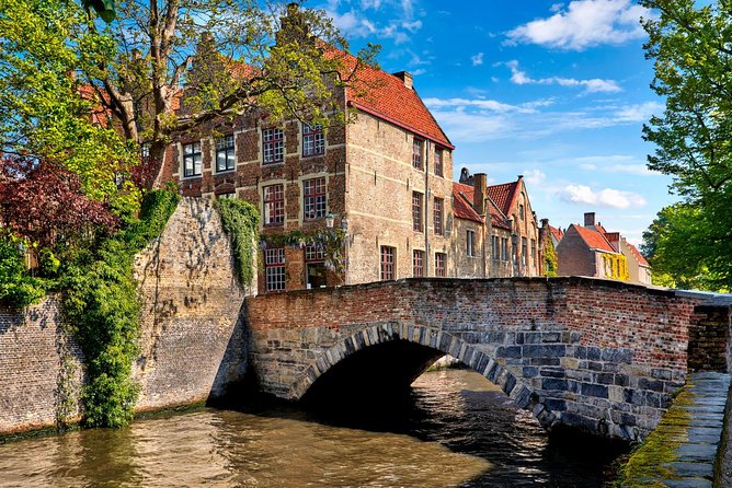 Bruges bus tour from Brussels - The chocolate stop and four hours on your own