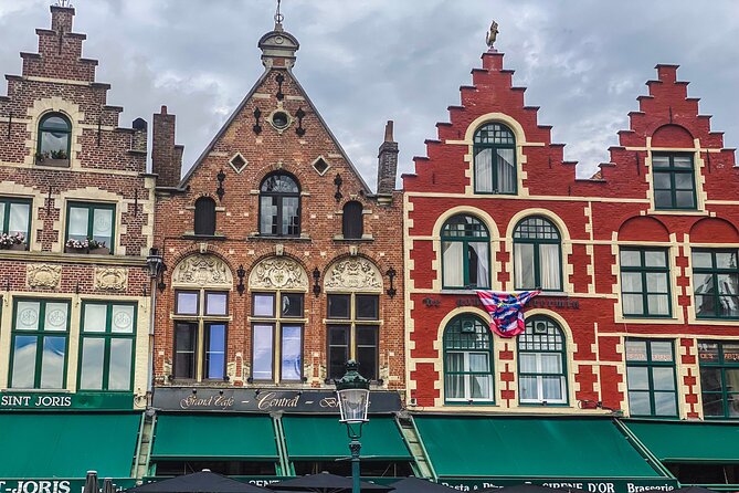Bruges by a Local: Exciting Stories, Mysteries, People and Choco - Starting beside the Markt and Belfort