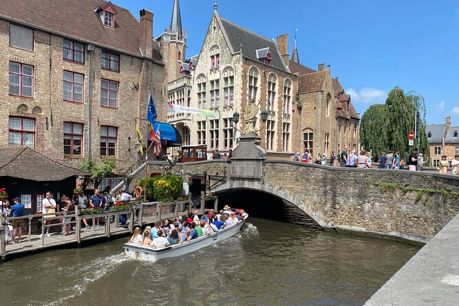 Bruges by a Local: Exciting Stories, Mysteries, People and Choco - Old bridges, love stories, and Gruuthuse
