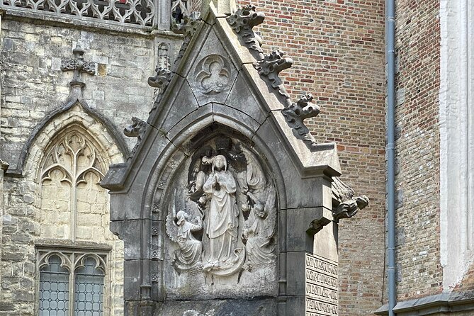 Bruges by a Local: Exciting Stories, Mysteries, People and Choco - Ending at De Halve Maan Brewery