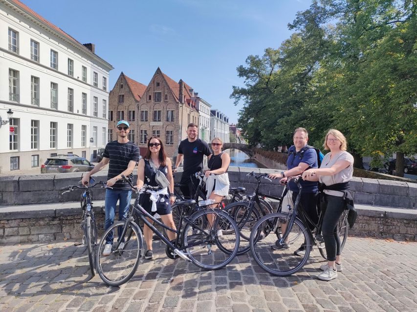 Bruges by bike with family and friends! - Canals, squares, and Bruges’ grand center