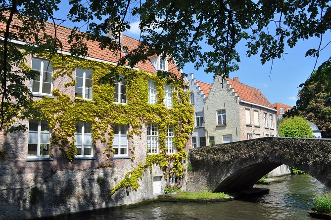 Bruges by bike with friends and family! - The Poertoren and Bruges’ old defenses