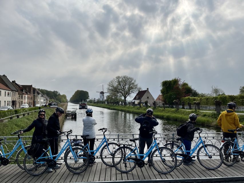 Bruges: Flatlands Guided Bike Tour - Bikes, helmets, and the e-bike question