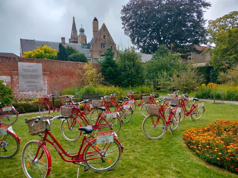 Bruges: Guided Retro Bike Tour of Highlights and Hidden Gems - Bikes, cobblestones, and group comfort