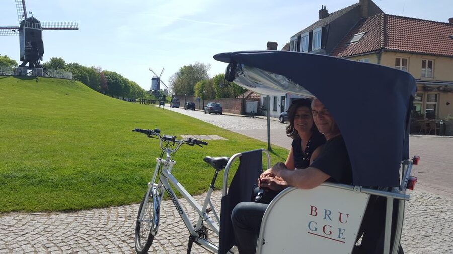 Bruges: Guided Rickshaw Tour - Why a rickshaw works well in Bruges