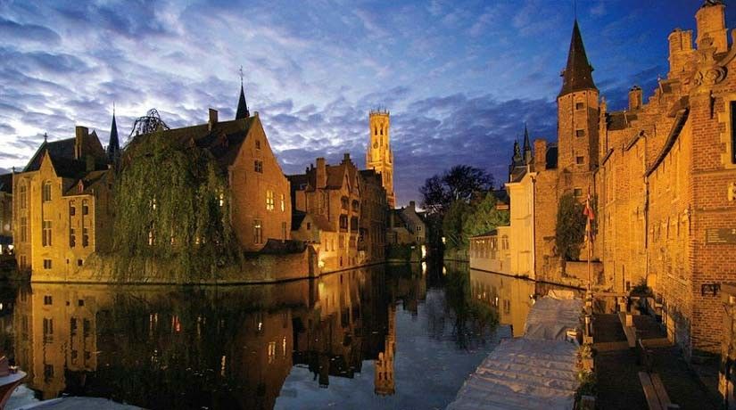 Bruges: Guided Walking Tour - Why this two-hour walk works in Bruges