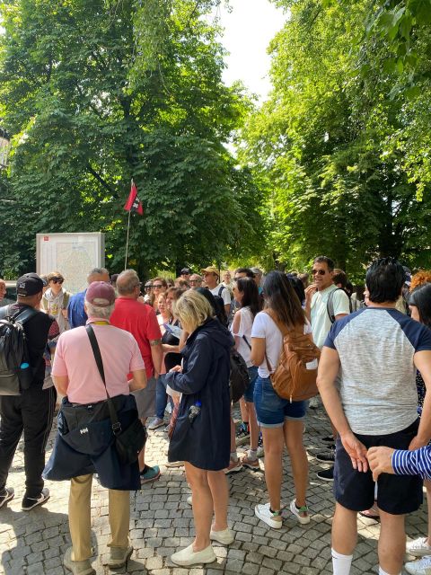 Bruges Guided Walking Tour: Stories, Mysteries and People - De Halve Maan brewery and the final stop