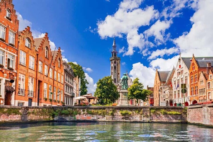 Bruges : Highlights & Hidden gems Walking Tour - Canals and the Augustine Bridge
