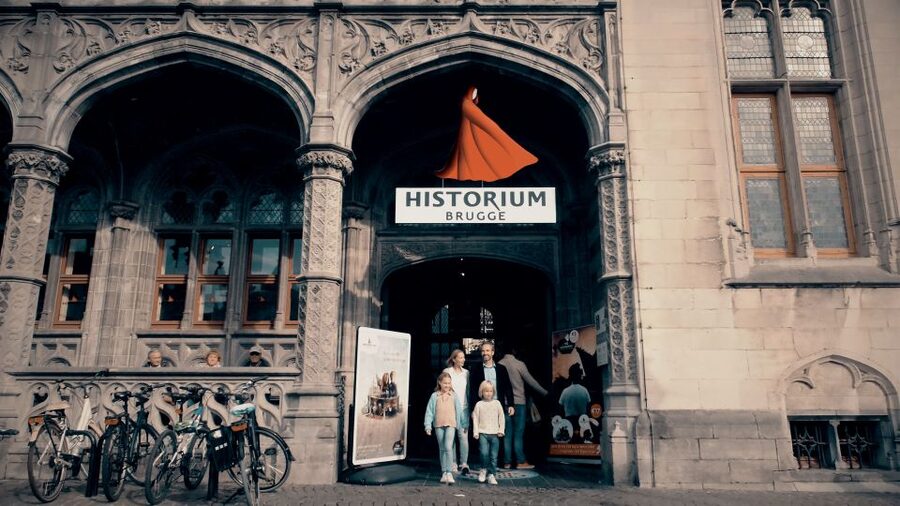 Bruges: Historium Bruges Story and VR Ticket - Taking your time in the interactive exhibition