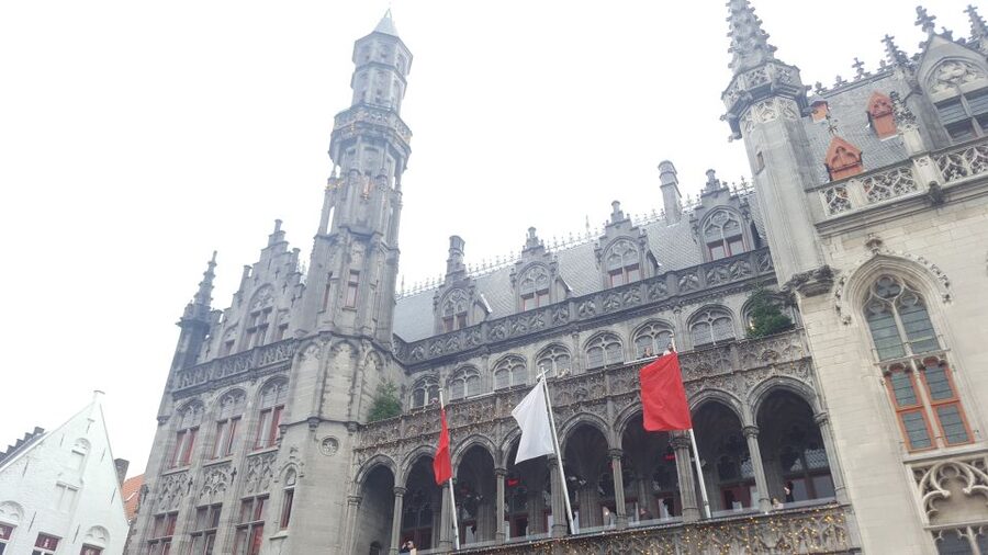 Bruges: Historium Bruges Story and VR Ticket - The Market Square setting is part of the appeal