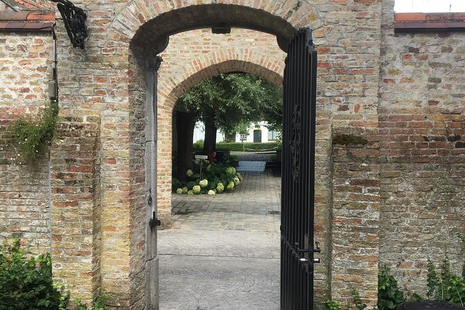 Bruges’ Legends and Hidden Treasures: A Self-Guided Audio Tour - Half Moon Brewery and the story of The Fools