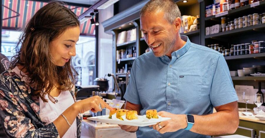 Bruges: Private Food Tour – 10 Tastings with Locals - What the Bruges food walk is really like