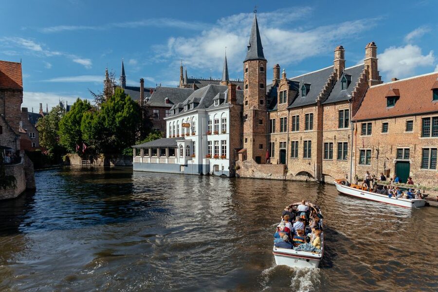 Bruges: Private Food Tour – 10 Tastings with Locals - Local drinks bring the tour into focus