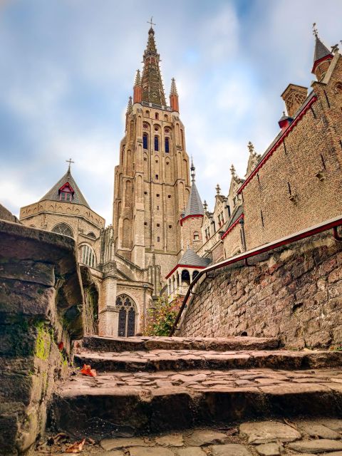 Bruges: private guided day tour - Starting at your hotel or Bruges railway station