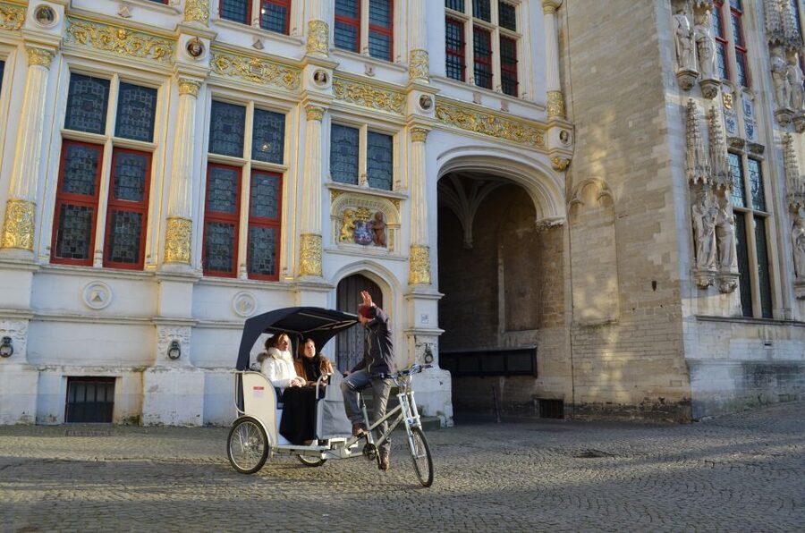 Bruges: Private Guided Tour by Pedicab - Seeing Bruges without spending two hours walking