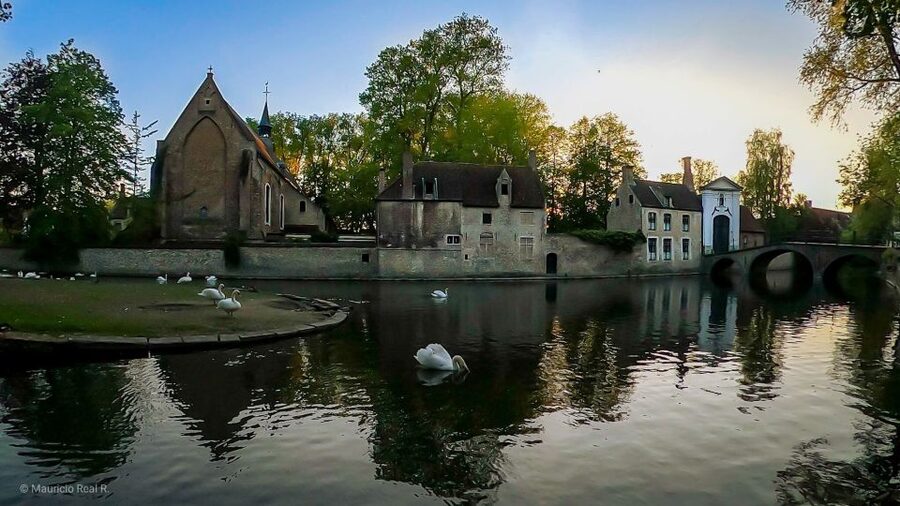 Bruges: Private Historical Highlights Walking Tour - Market Square and the medieval center