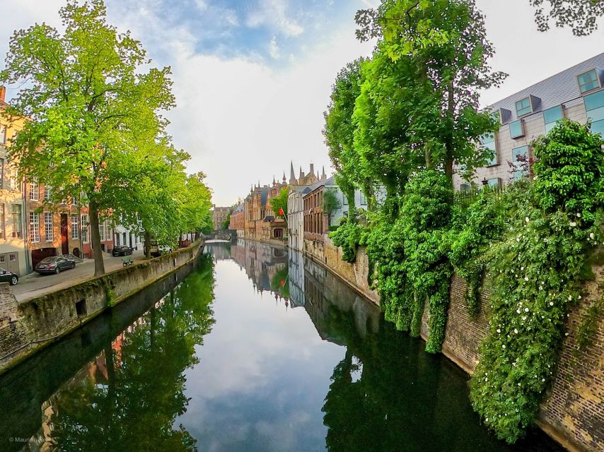 Bruges: Private Historical Highlights Walking Tour - Meeting your guide at Grote Markt