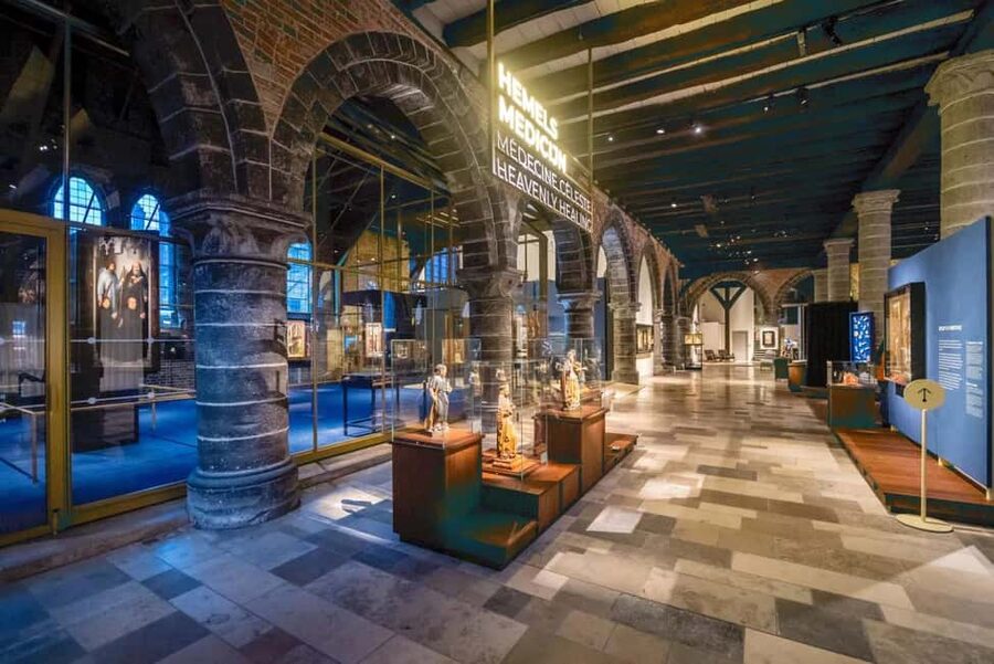 Bruges: Ticket Museum Sint-Janshospitaal - Who will enjoy St John’s Hospital Museum most