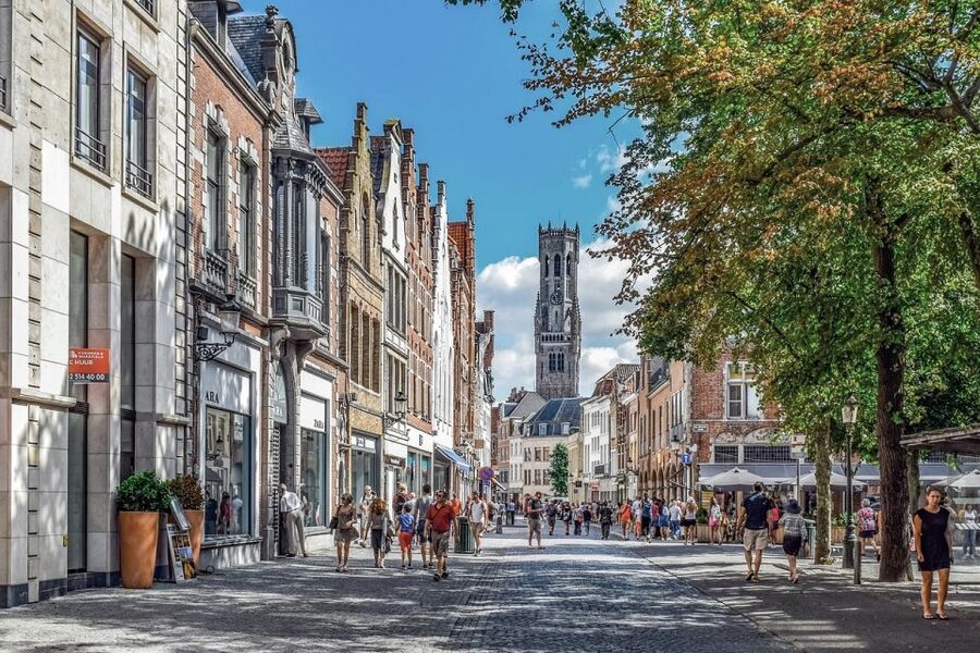 Bruges: Walking Tour, Canal Boat Trip w/Beer Tasting Option - Should you add the four-beer tasting?