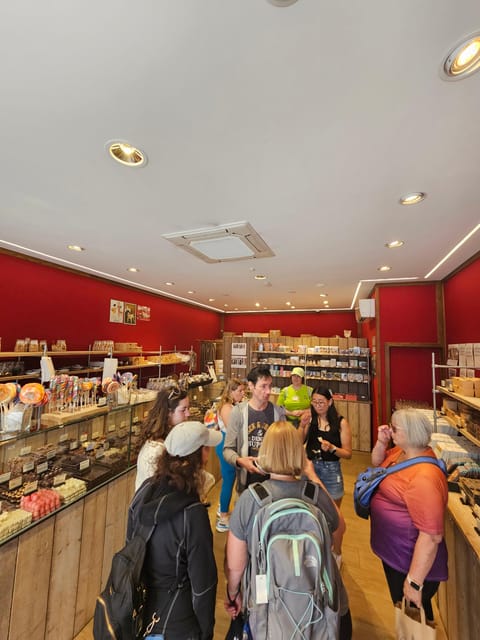 Bruges: Walking Tour with Hot Chocolate & Chocolate Tasting - Rozenhoedkaai: the photo stop