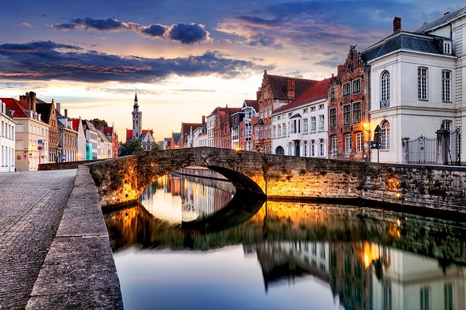 Bruges Walking Tour - Chocolate at Chocolalino, then beer at Walplein