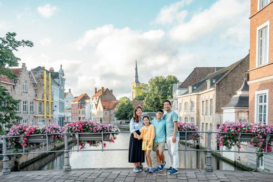 Bruges : Your private 1 hour photoshoot in the medieval city - Is $353 good value?