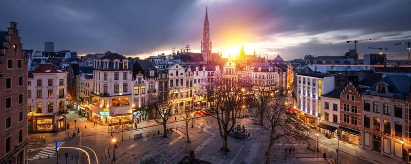 Brussels: 2-Hour Dark Side of Brussels Private Tour - Saint-Jean Square and the road away from the crowds