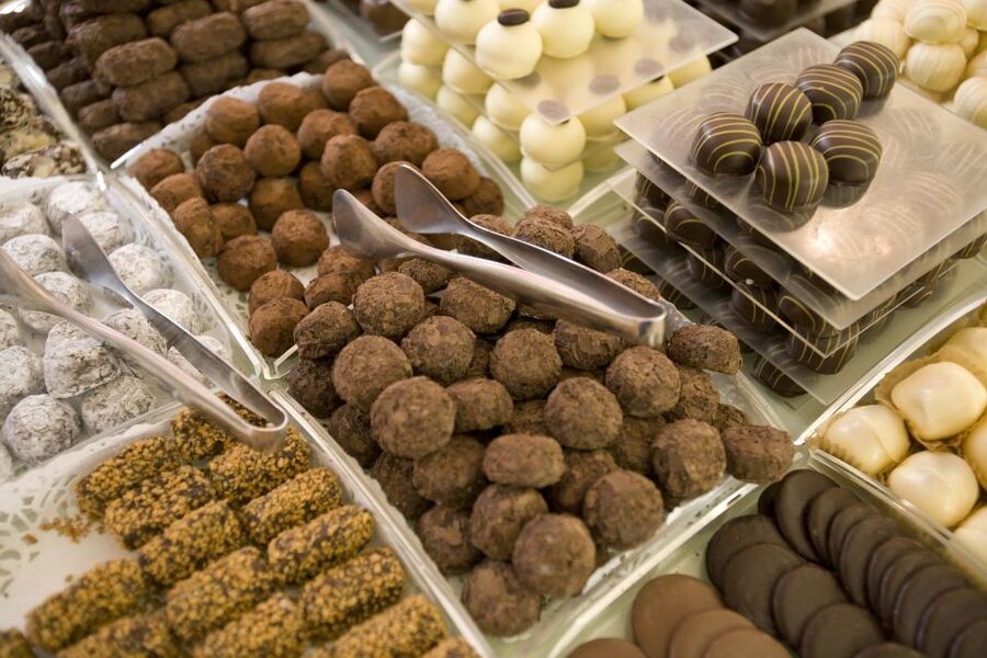 Brussels: Belgian Chocolate, Beer, and Fries Tasting Tour - Starting at Grand-Place with a sweet introduction