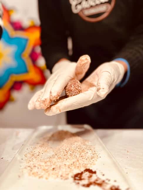 Brussels: Chocolate Truffle & Belgian Hot Chocolate Workshop - Finding number 30 in Brussels
