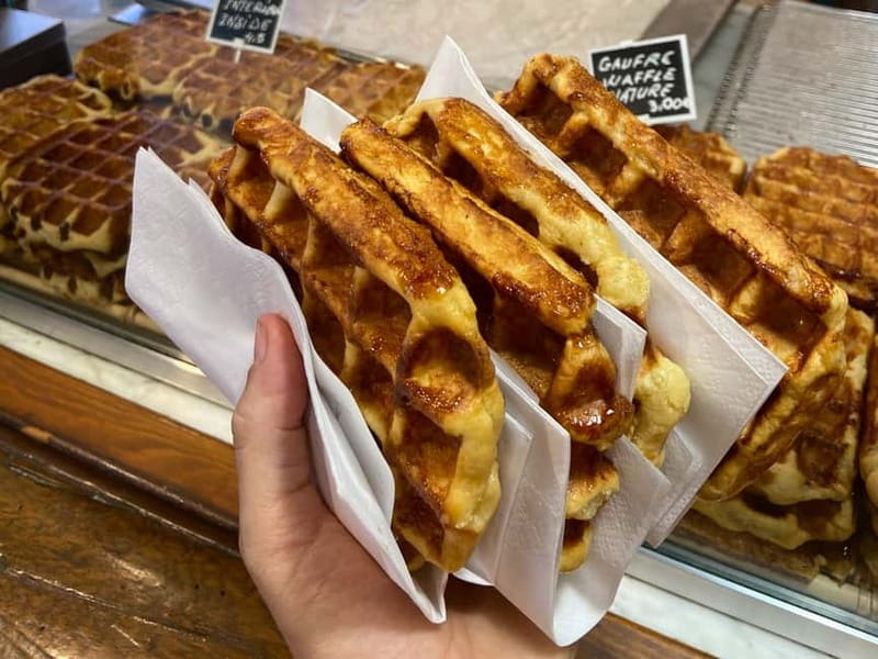 Brussels: City Center Guided Food Tour with Tastings - Liège waffles, Belgian chocolate, and the sweet finish
