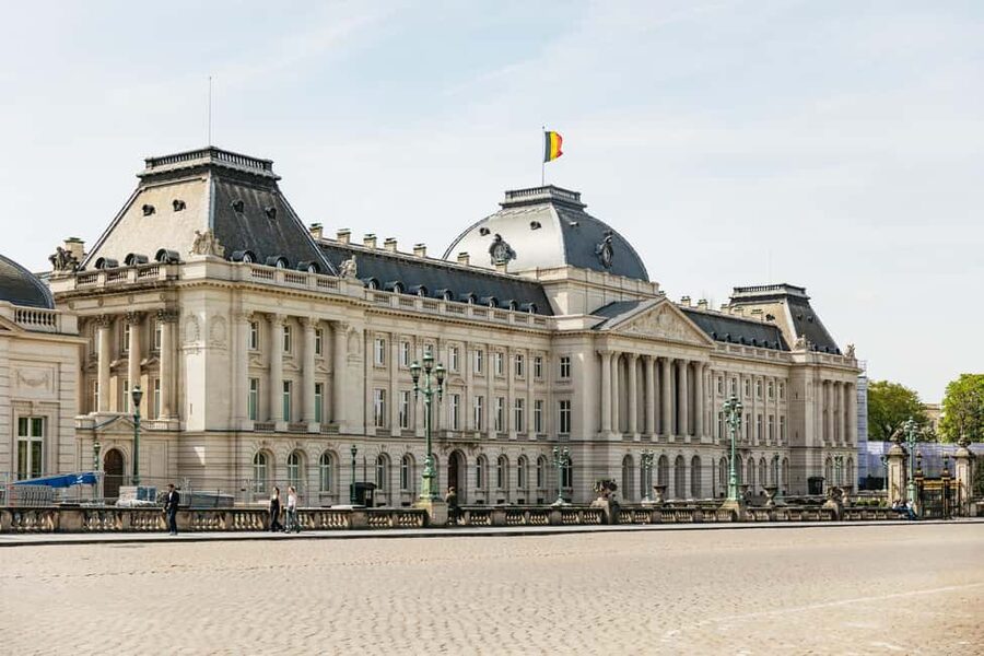 Brussels: City Highlights and Hidden Gems Bike Tour - Key points at a glance
